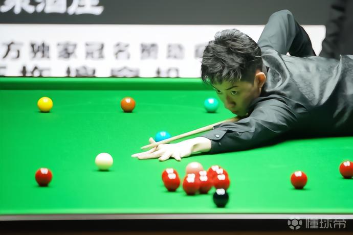 斯诺克中国公开赛:吴宜泽6-5险胜姚朋成,刘宏宇、周跃龙晋级