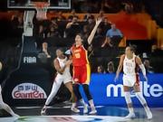 中国女篮61-94不敌美国女篮,张子宇13分6篮板,韩旭11分10篮板